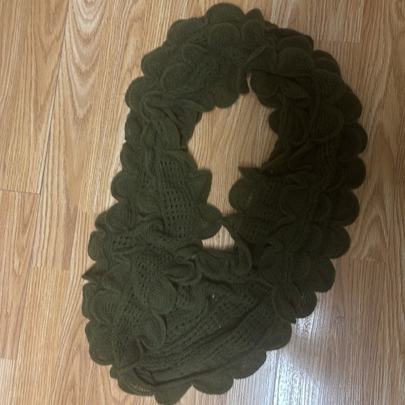 Emporio  Enzo Deep Olive Green Infinity Scarf. - Picture 7 of 9